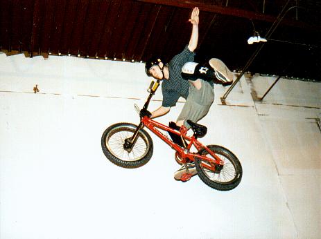 jimmy1handed-1footer.JPG (22685 bytes)